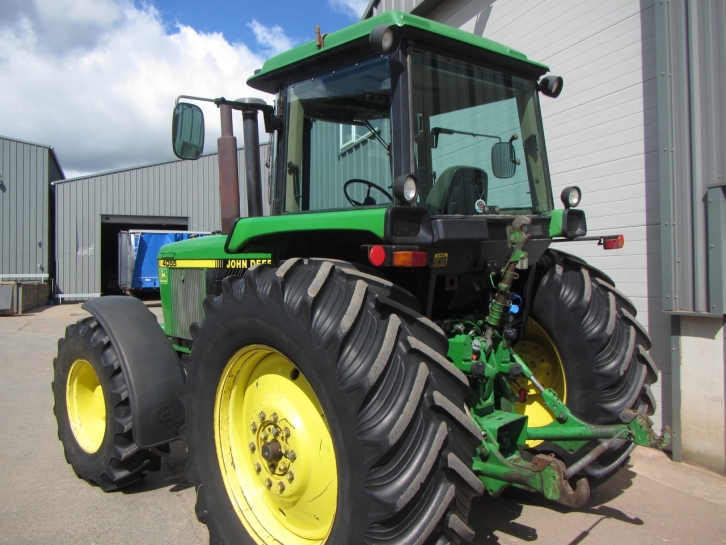 John Deere 4055