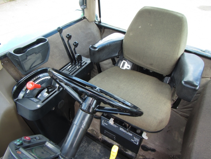 John Deere 4055