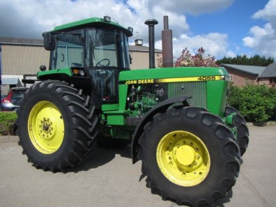 John Deere 4055