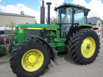 John Deere 4055