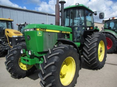 John Deere 4055