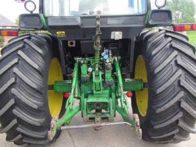 John Deere 4055