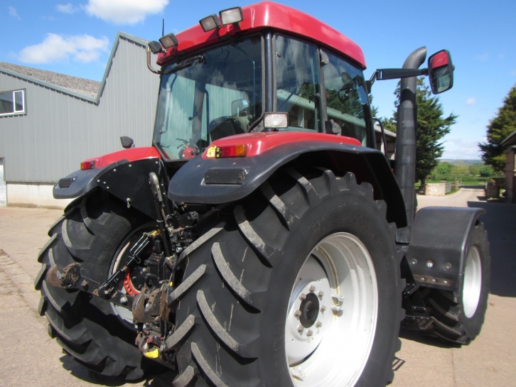 Case MX135