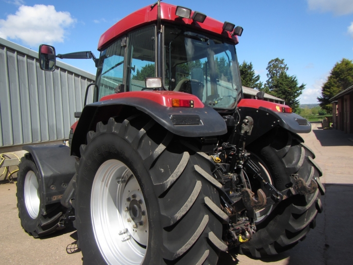 Case MX135