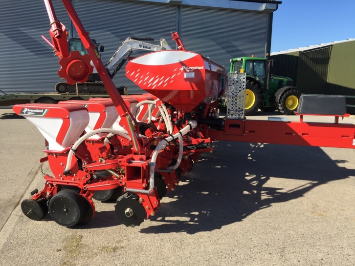 Kverneland Optima HD 8 row triad maize drill
