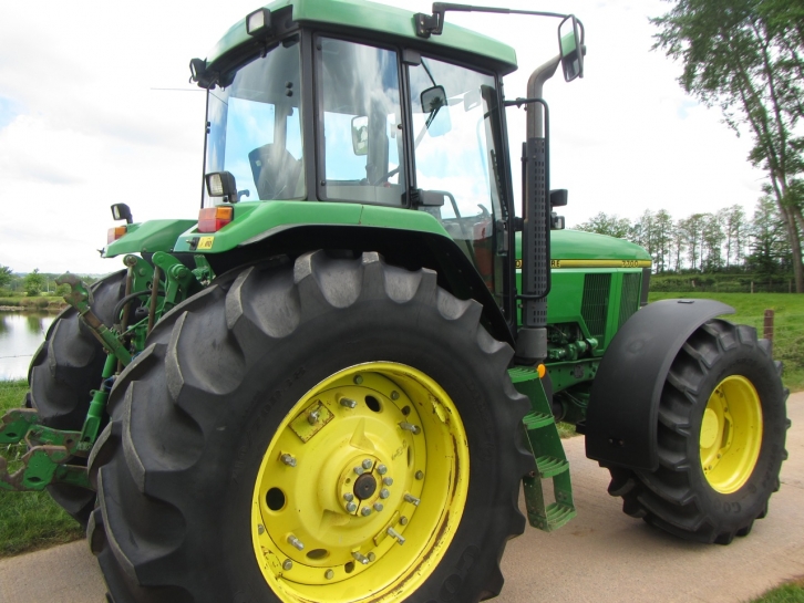 John Deere 7700