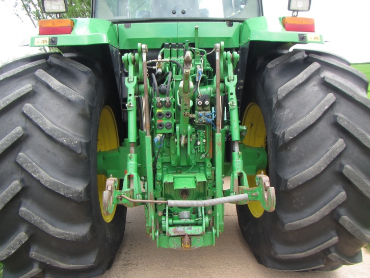 John Deere 7700