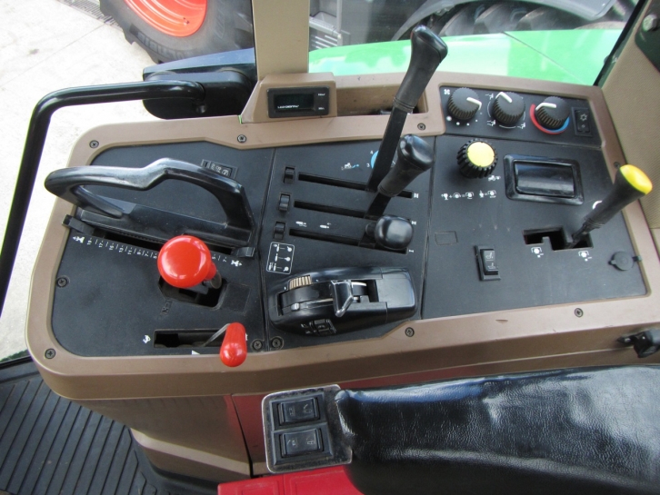 John Deere 7700