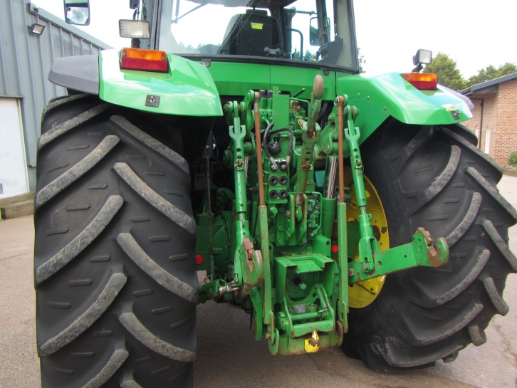 John Deere 7710