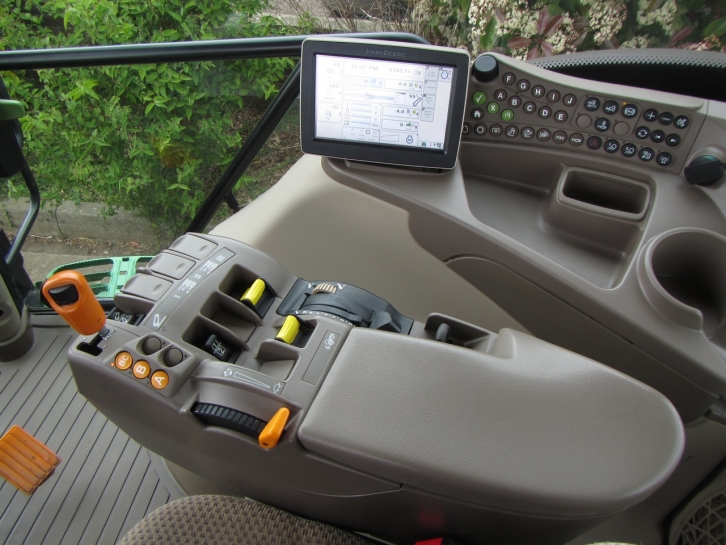 John Deere 6150R