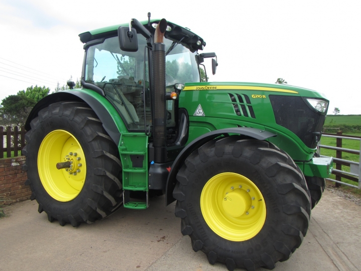 John Deere 6210R