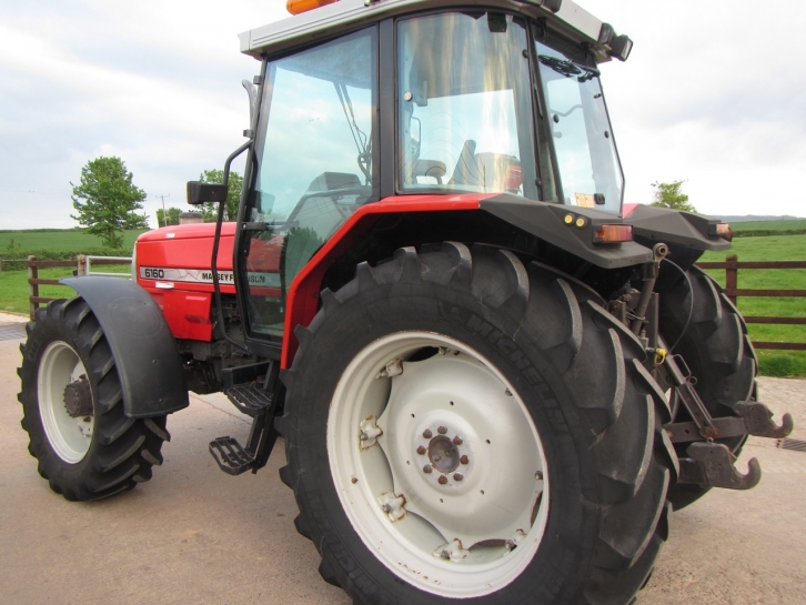 Massey Ferguson 6160