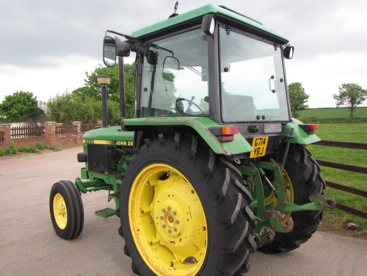 John Deere 2250