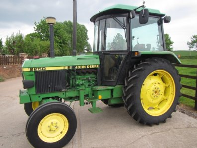 John Deere 2250