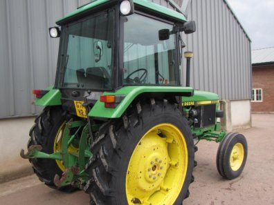 John Deere 2250