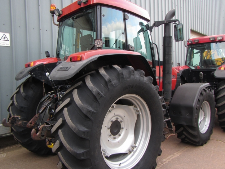 Case MX135