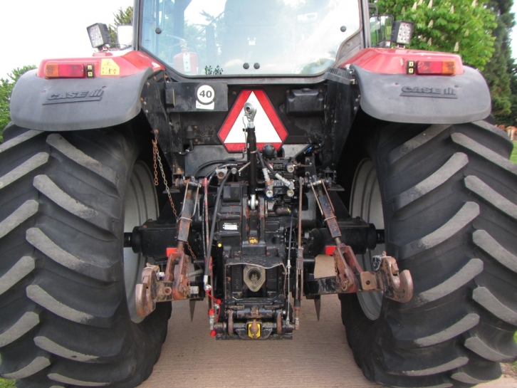 Case MX135