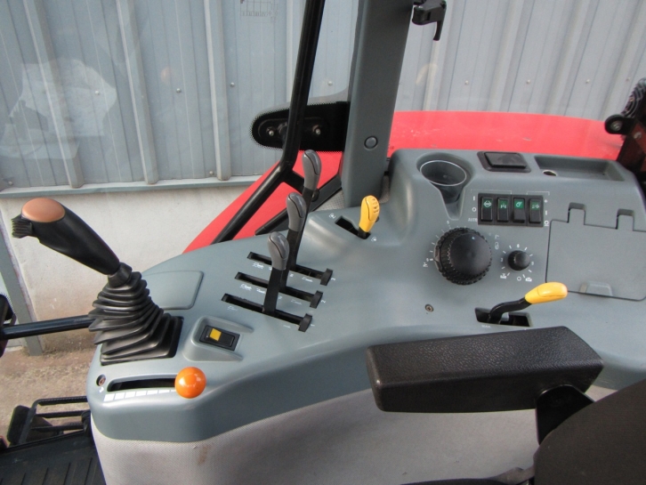 Case MX135