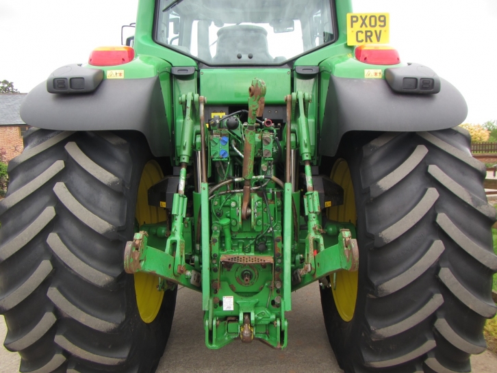 John Deere 7530