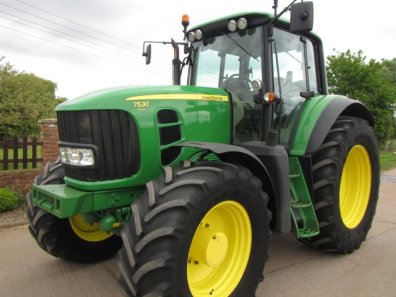 John Deere 7530