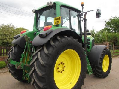 John Deere 7530