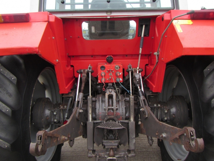 Massey Ferguson 699