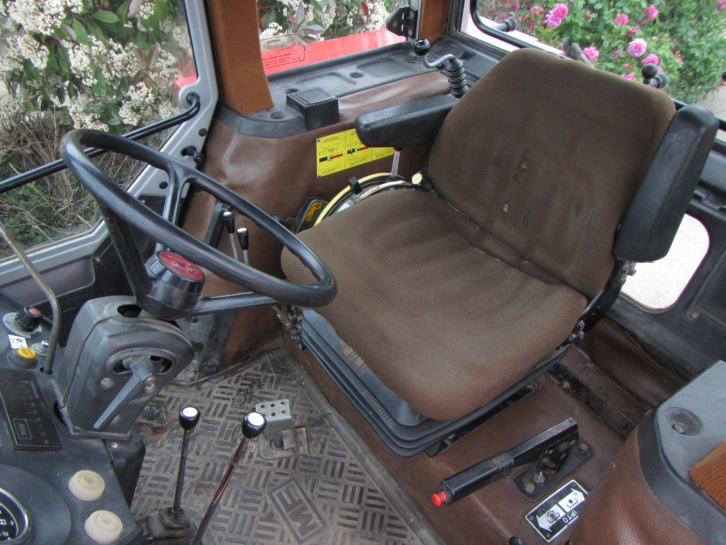Massey Ferguson 699