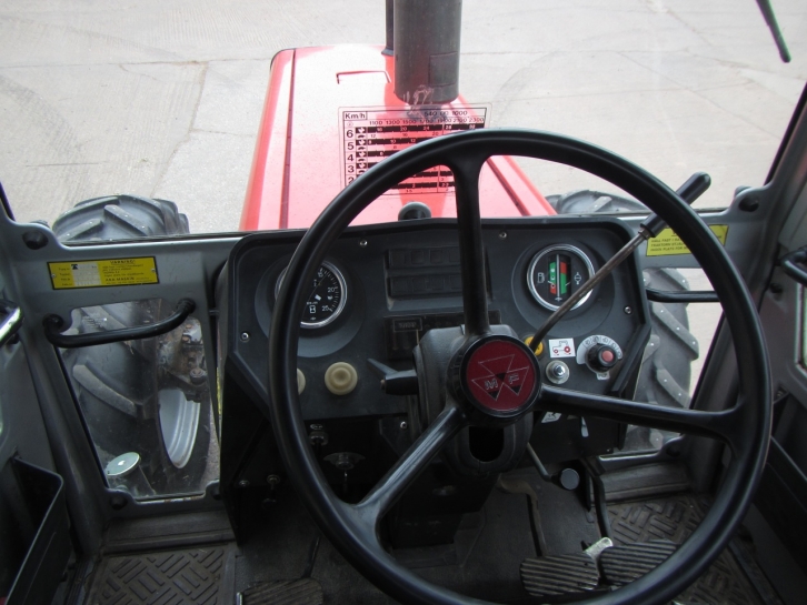 Massey Ferguson 699