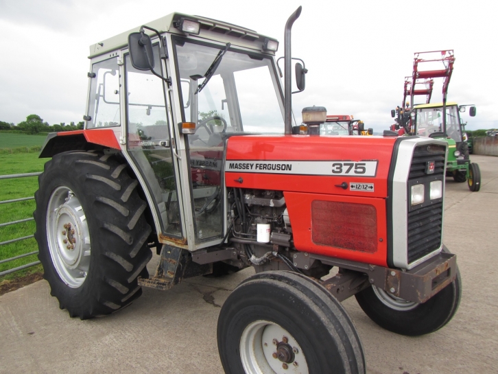 Massey Ferguson 375