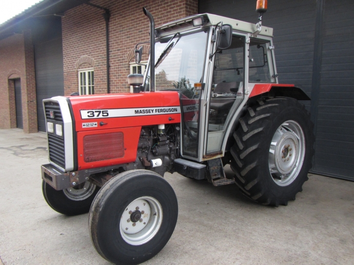 Massey Ferguson 375