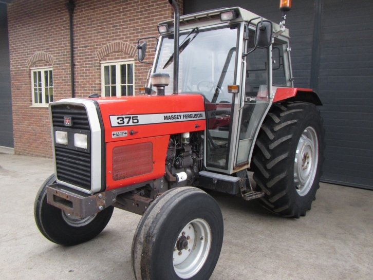 Massey Ferguson 375