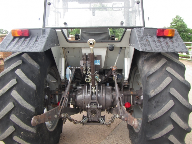 Massey Ferguson 375