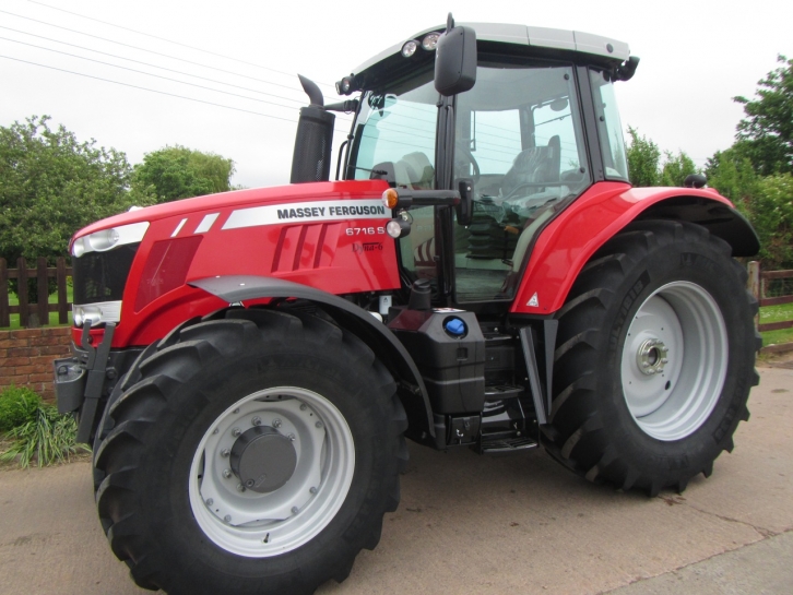 Massey Ferguson 6716S Efficent