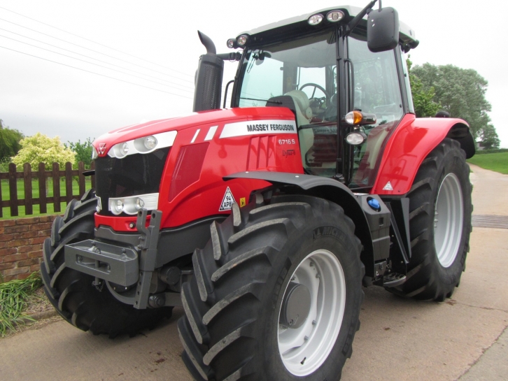 Massey Ferguson 6716S Efficent