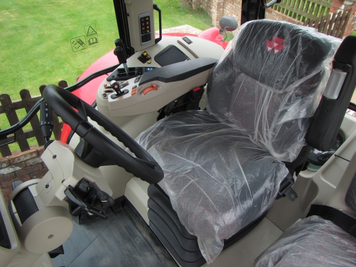 Massey Ferguson 6716S Efficent