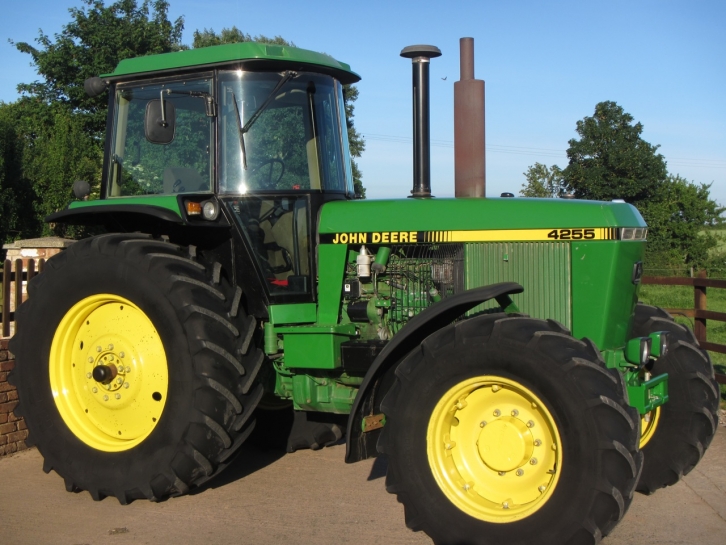 John Deere 4255