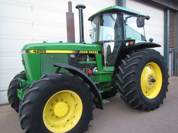 John Deere 4255