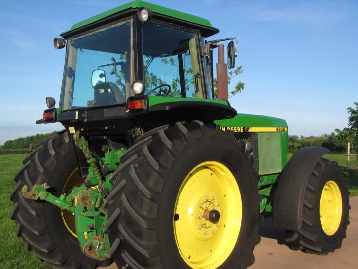 John Deere 4255