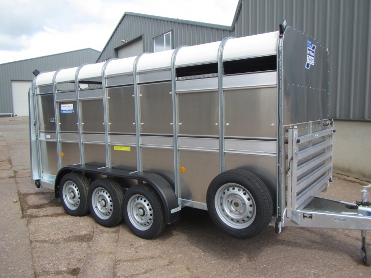Ifor Williams TA510G3-14 tri-axle trailer 14ft