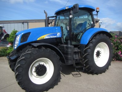 New Holland T7040
