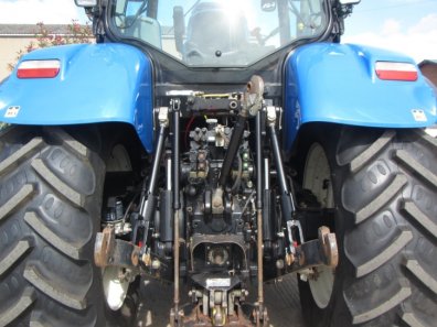 New Holland T7040