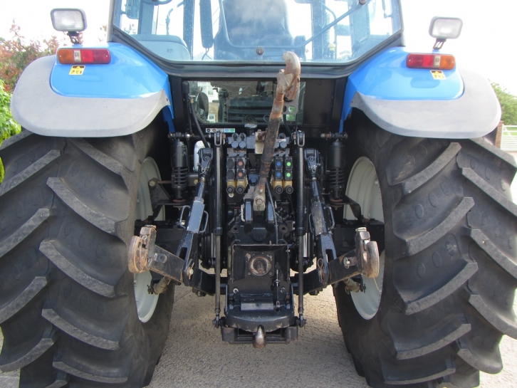 New Holland TM155