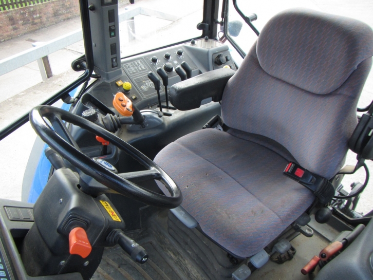 New Holland TM155