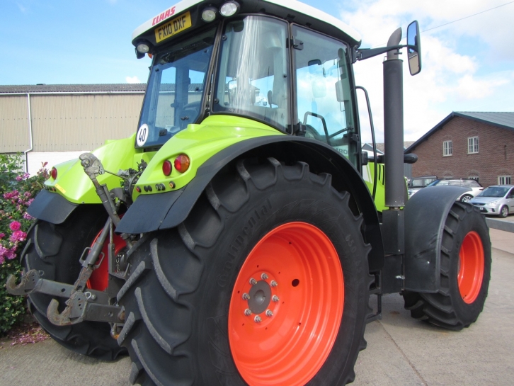 Claas Arion 640