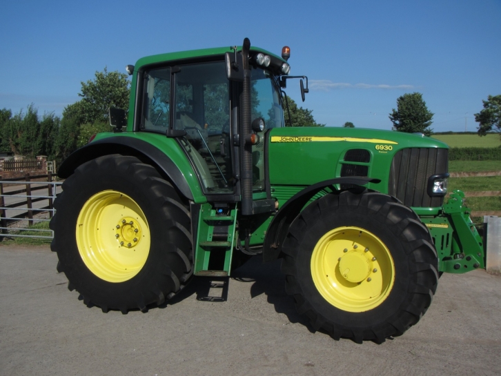 John Deere 6930
