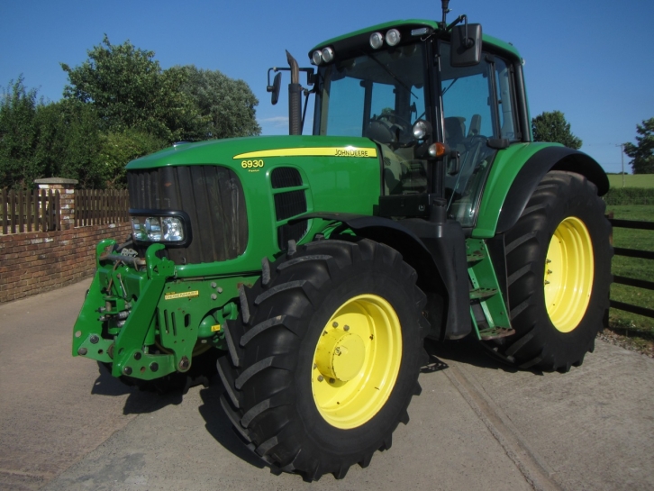John Deere 6930