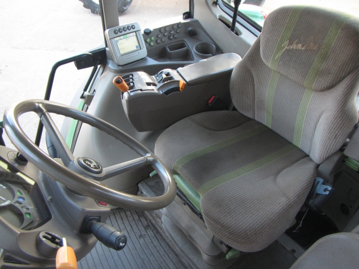 John Deere 6930