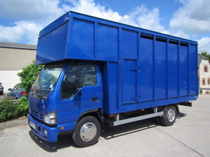 Isuzu NQR 751D Horsebox
