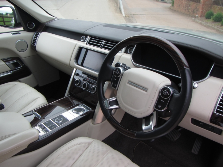 Land Rover Range Rover Autobiography 4.4 SDV8