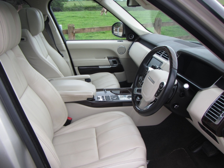 Land Rover Range Rover Autobiography 4.4 SDV8